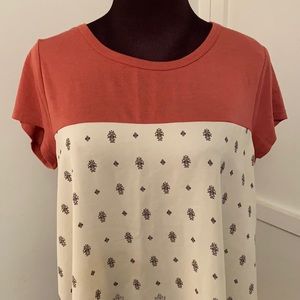 Rewind by Kohl’s T-shirt High-Low Flowy Tunic with Pink and Cream Pattern